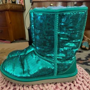 EUC AUTHENTIC SEQUIN UGGS, Size 7